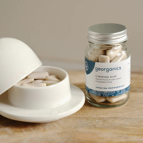 Pe parcursul zilei, mestecă guma naturală cu xilitol.